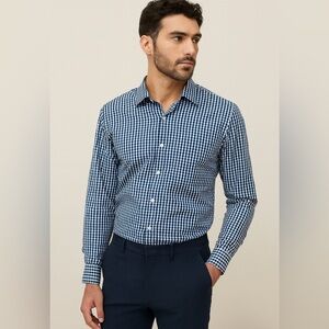 Van Heusen Men's Button Down Plaid Regular Fit Shirt Size 17 1/2 34/35